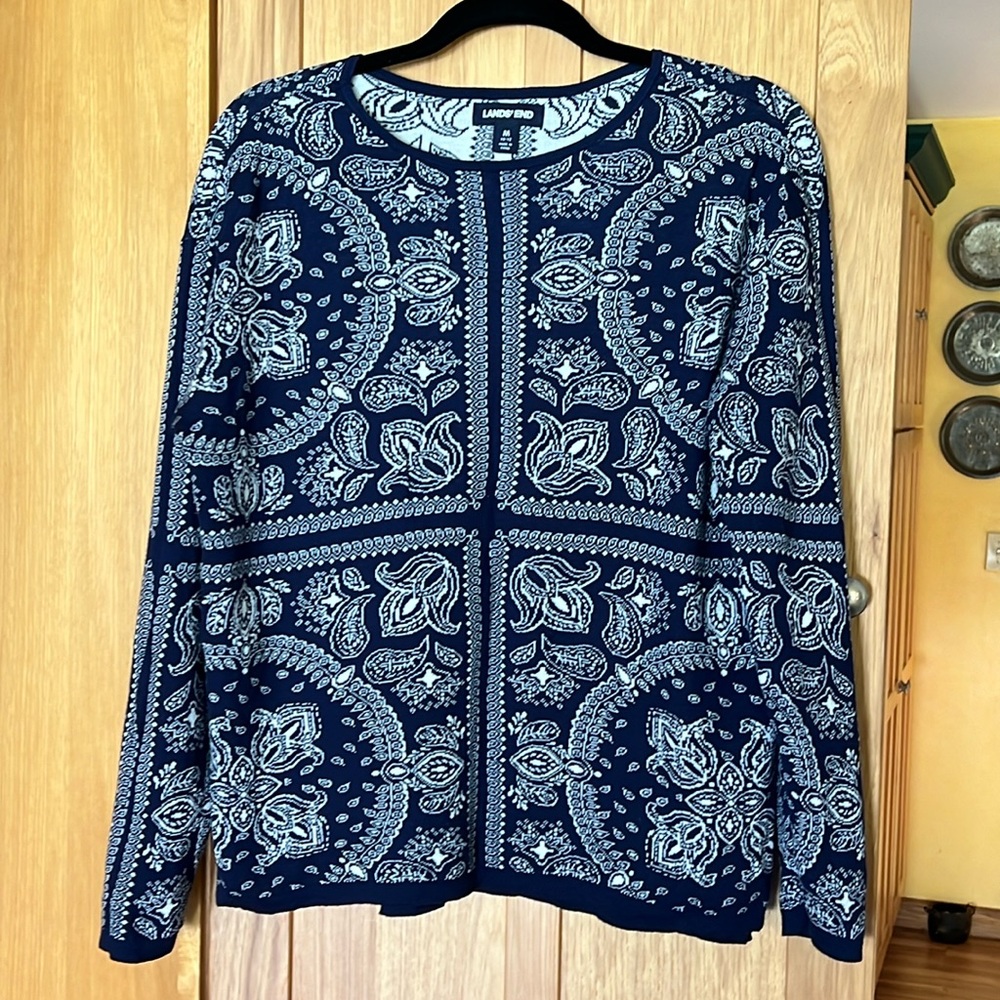 Lands’ End navy and white boxy sweater M
